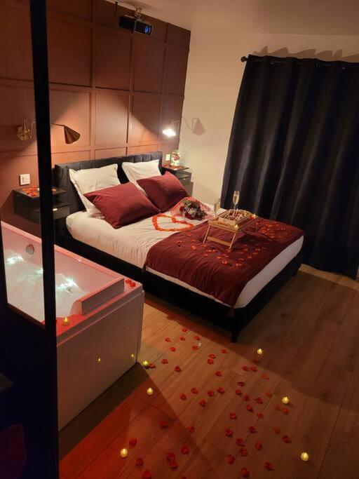 Nuit D'Evasion Love Room Avec Baignoire Balneotherapie Toulon Eksteriør bilde