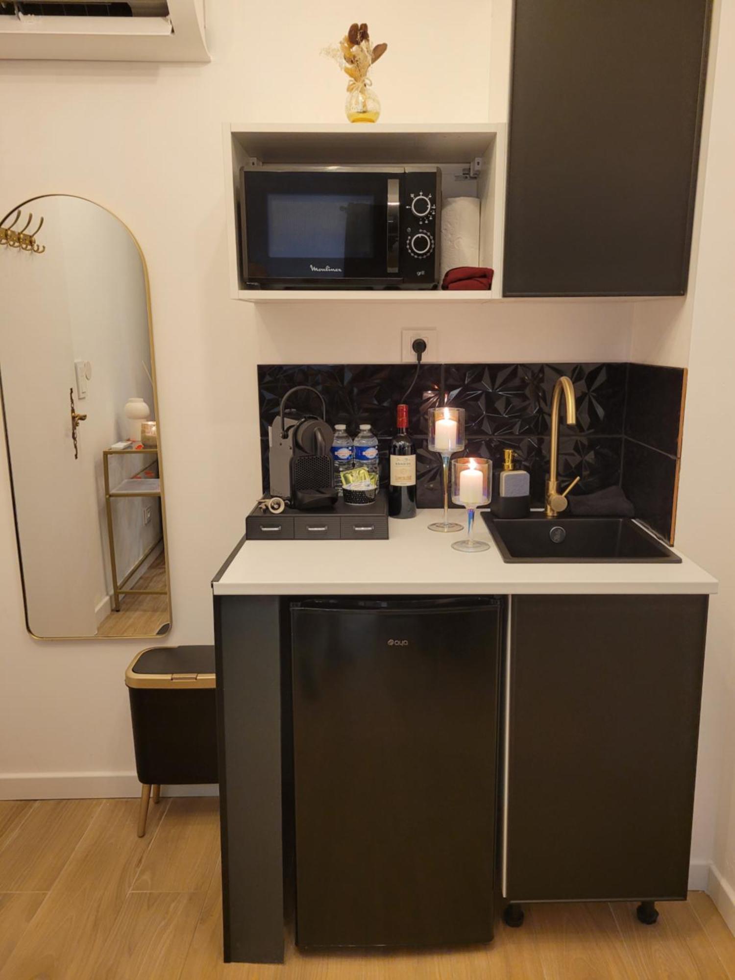 Nuit D'Evasion Love Room Avec Baignoire Balneotherapie Toulon Eksteriør bilde